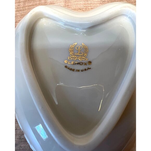 Lenox Heart-Shaped Porcelain Trinket Box With Rose Design & Gold Trim - Picture 4 of 4